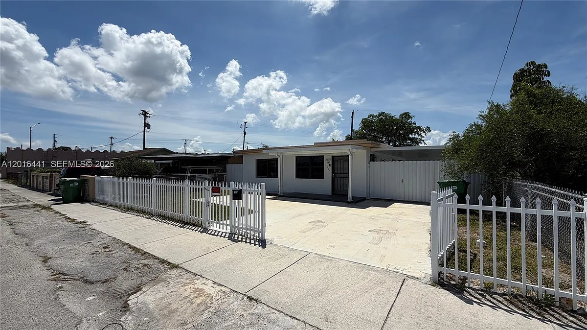 Building Photo - 2230 Service Rd