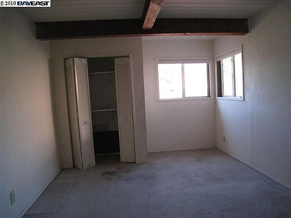 5th image of 22691 Fuller Ave