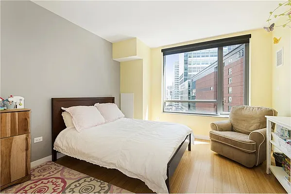 Rented by R New York | media 28