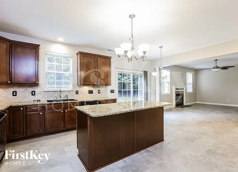 63 Sugarfield Ln — Photo 6