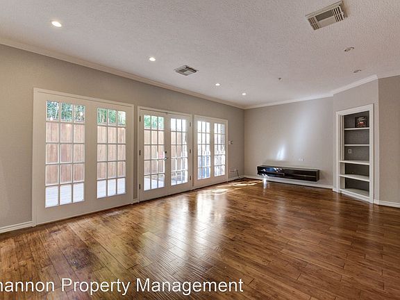 5th image of 225 Asbury St