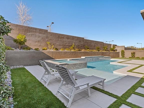 2nd image of 413 Highview Ridge Ave