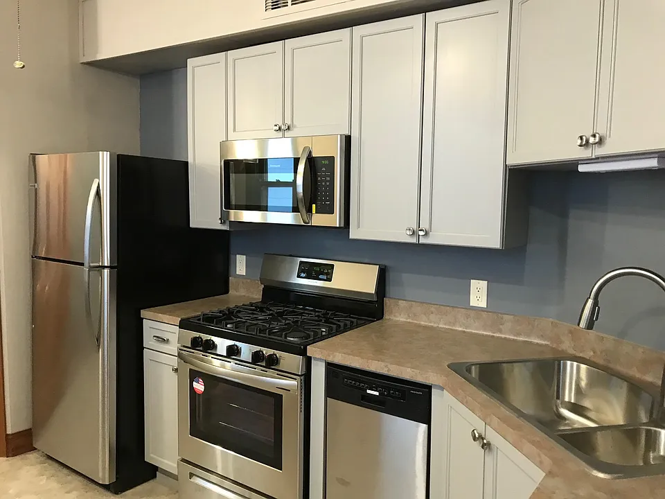 840 Spaight St #2