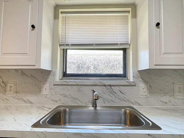 2512 Briarwood Dr — Photo 8