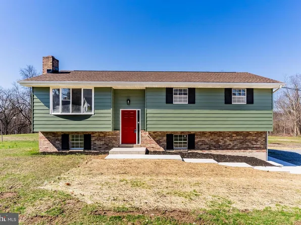 8 W Manor Ave, Enola, PA 17025