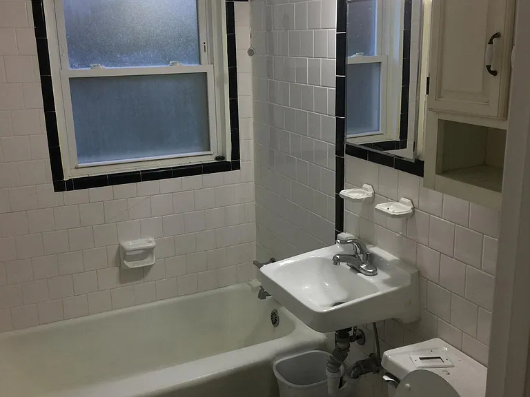 810 Jackson Ave #B — Photo 16