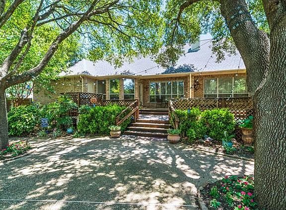 2nd image of 66 Woodland Ln