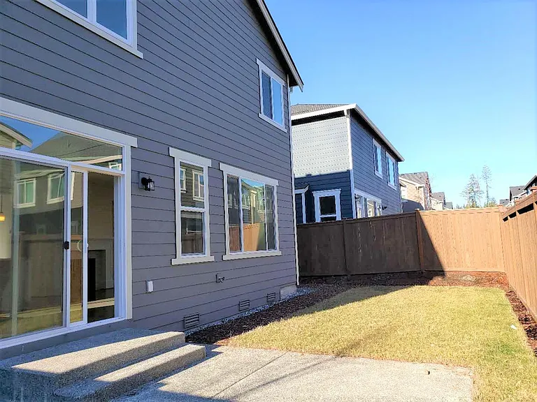 18717 44th Dr SE — Photo 13