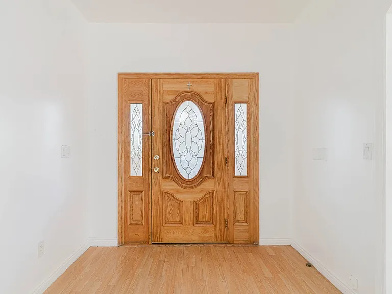 1626 N Alexandria Ave — Photo 8