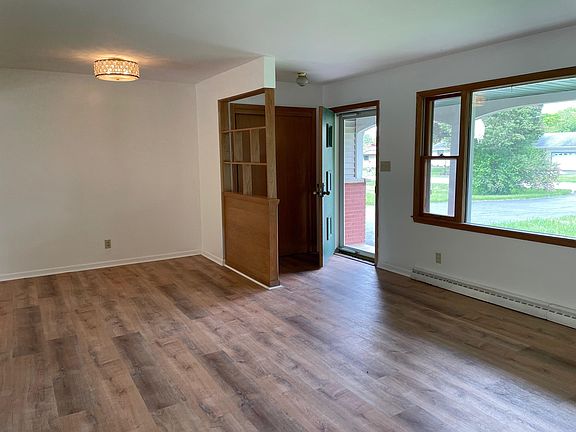 Entryway/Living Room