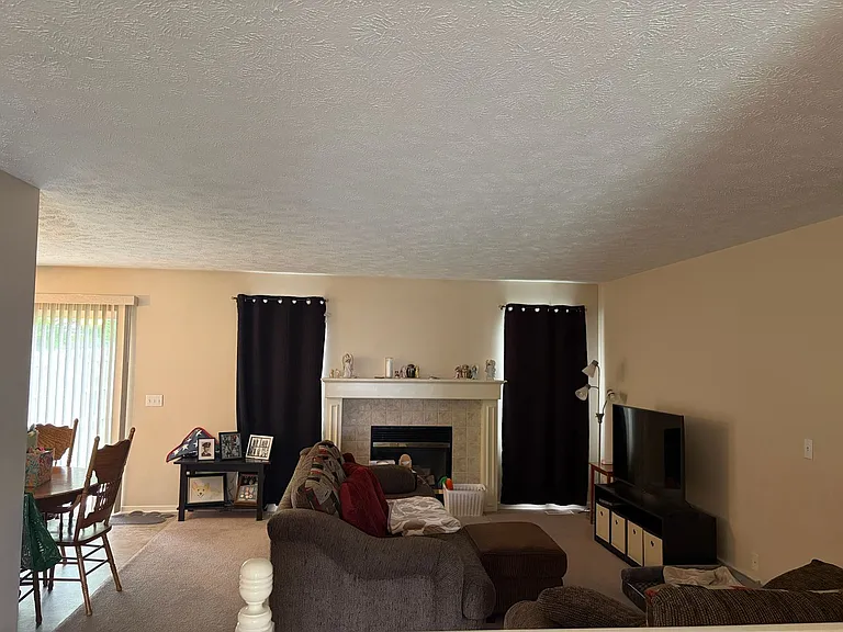 11709 S 27th St — Photo 2