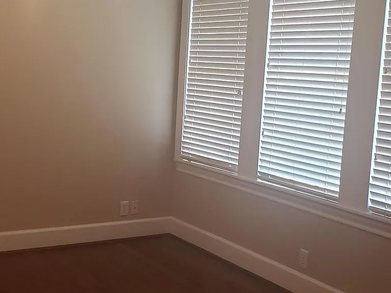 1820 Jarrel Ave — Photo 9