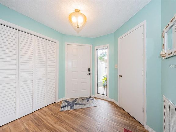 4th image of 3028 Red Oak Ct APT 101