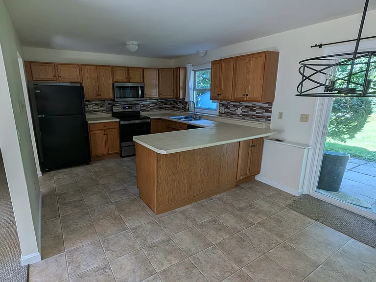 48F Mansfield Ave — Photo 3