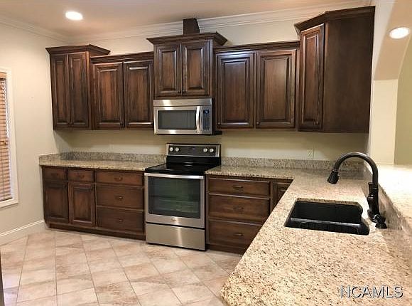 2nd image of 2959 Phelan Cir SE