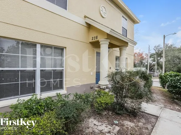 228 Draw Bridge Ln, Valrico, FL 33594