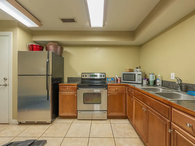 19 Arbor Club Dr #211 — Photo 32