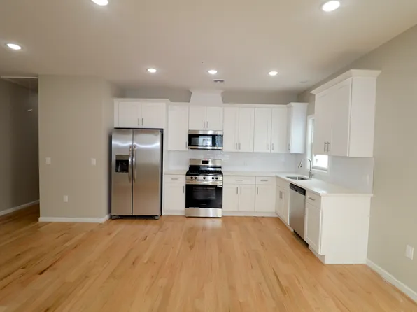 385 Lafayette St #2, Newark, NJ 07105