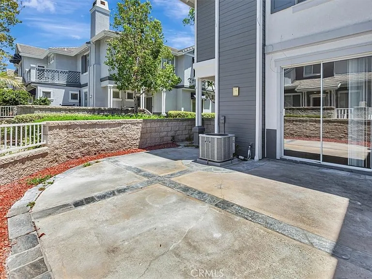 63 Carlsbad Ln — Photo 18