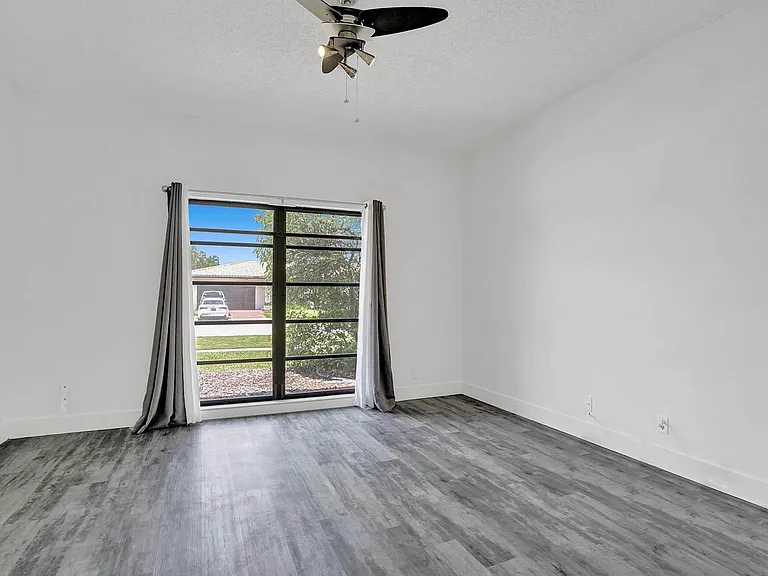 16610 Royal Poinciana Ct — Photo 55