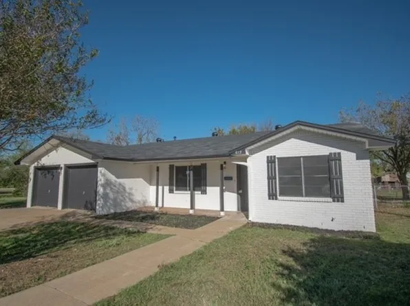 512 Arthur St, Mc Gregor, TX 76657
