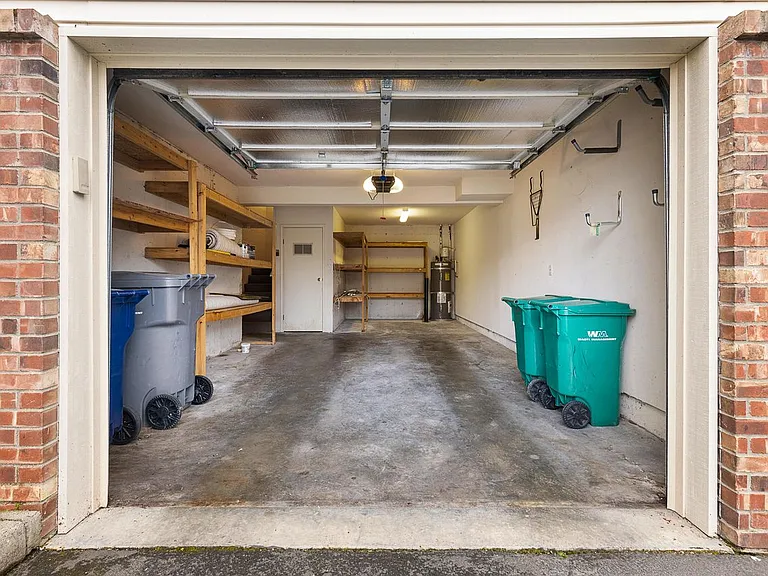 10909 Avondale Rd NE #P161 — Photo 17