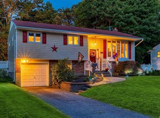 197 Tredwell Ave, Saint James, NY 11780