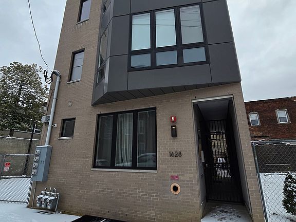 3rd image of 1628 W Thompson St Unit B