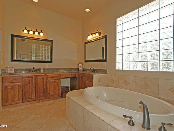 4th image of 1065 N Javalina Pl