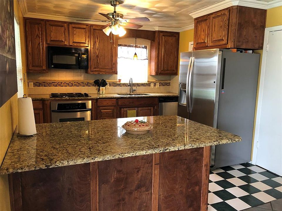 1st image of 1812 Valleywood Dr
