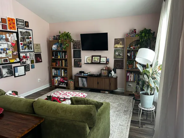 1276 Pickett Rd, Jacksonville, NC 28540