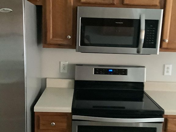 5th image of 632 Stonetrace Dr