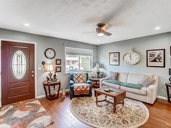 2nd image of 957 Galsworthy Ct
