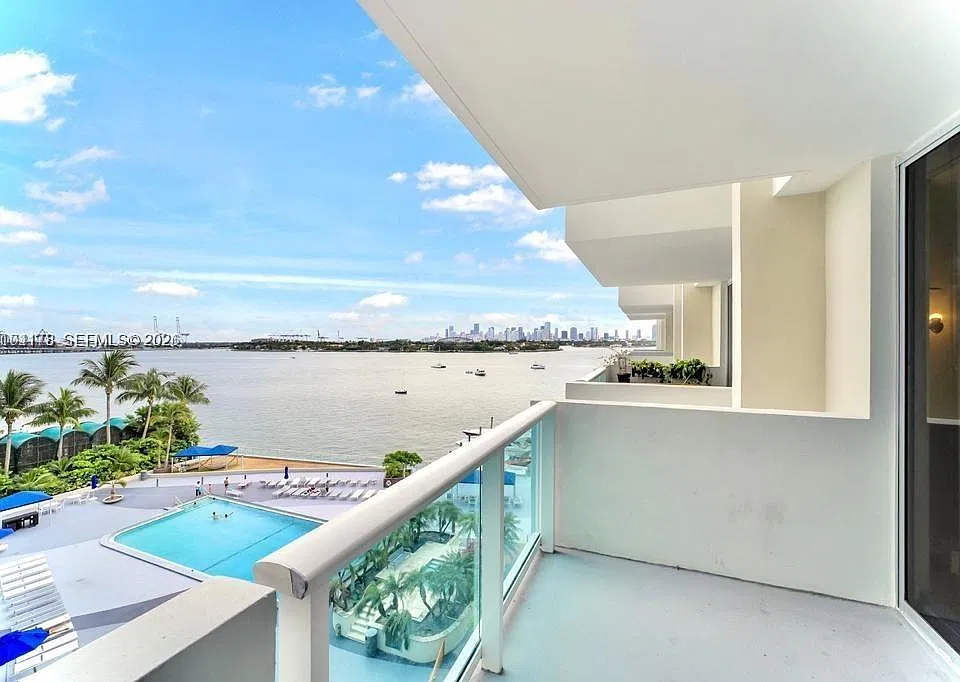 1200 West Ave #630