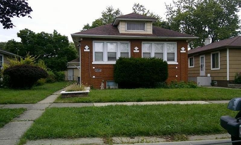 1st image of 17930 Community St