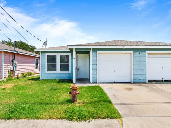 1210 Chaparral St, Fulton, TX 78358