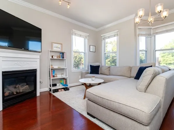 201 D St #2, South Boston, MA 02127