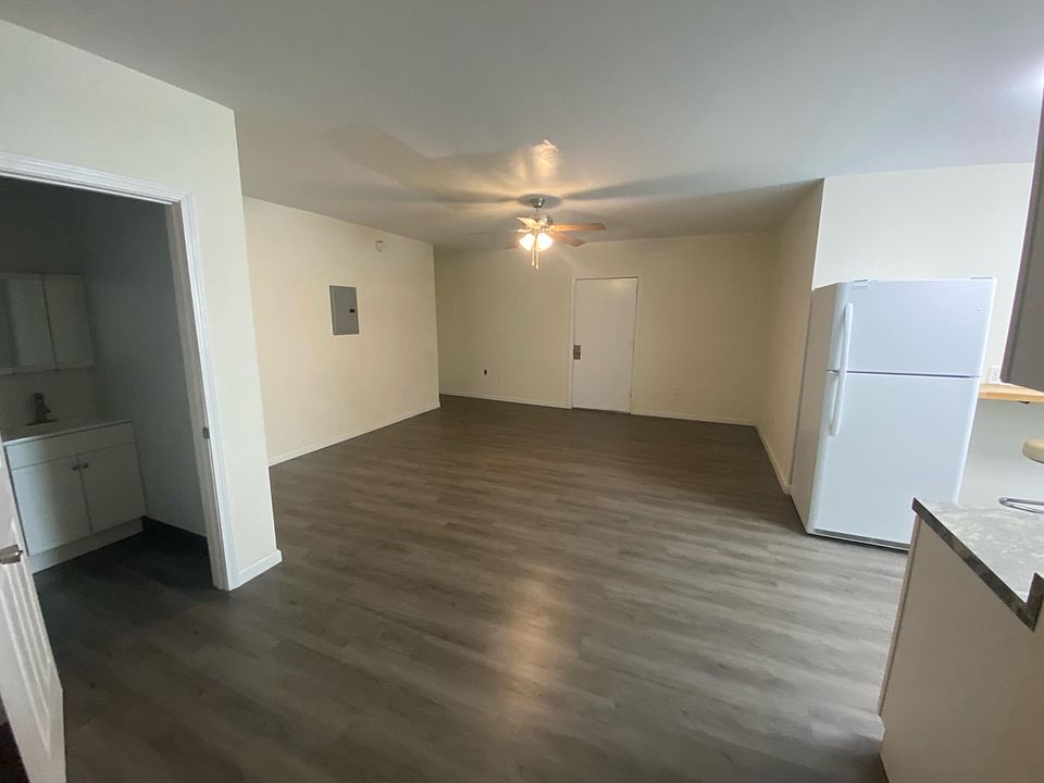 305 N Main St Galax VA Zillow