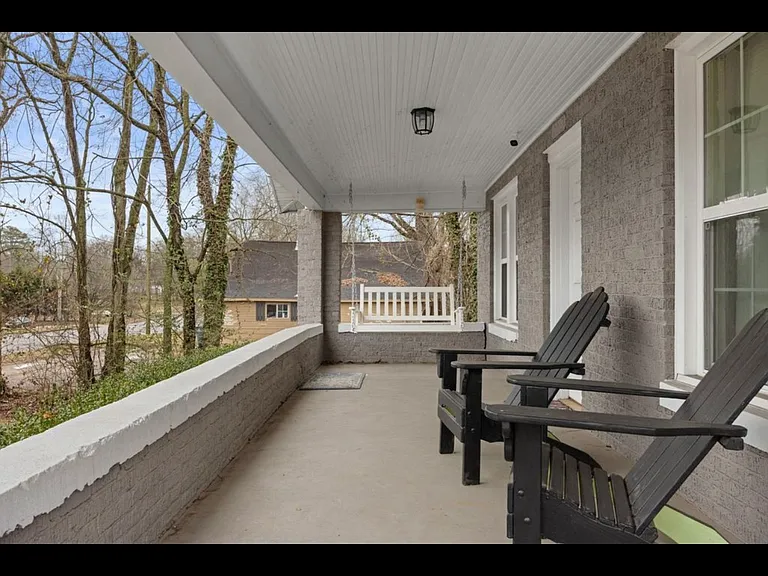 1213 N Pine St — Photo 2