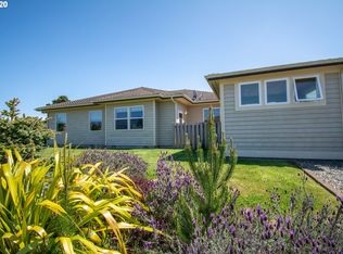 847 Carter Ave, Bandon, OR 97411