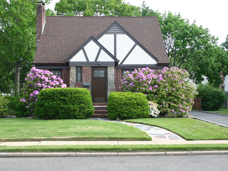 1st image of 11 Nassau Blvd