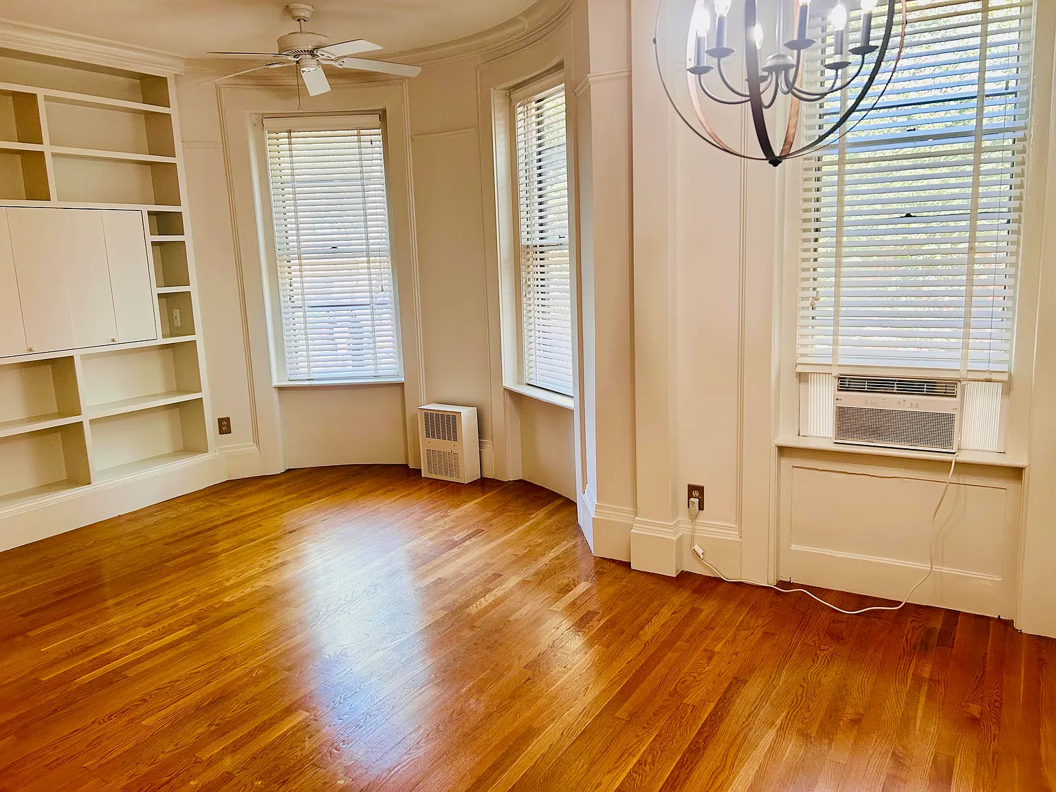 1 bed, 670 sqft, $3,300 — Photo 3