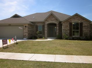 8720 NW 72nd Ct, Warr Acres, OK 73132