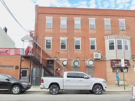2240 S 11th St, Philadelphia, PA