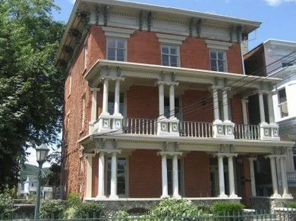 28 1st St, Haverstraw, NY 10927