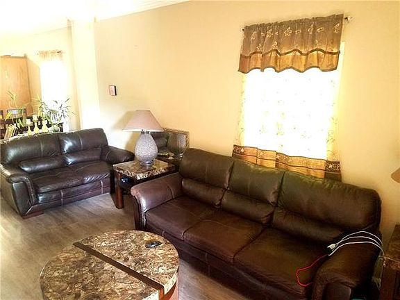 4th image of 3113 Deers St