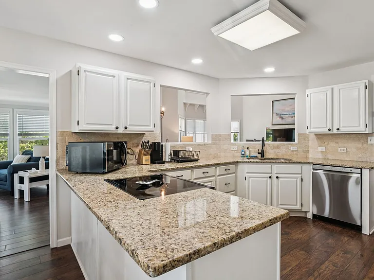 101 W Cape Shores Dr — Photo 17