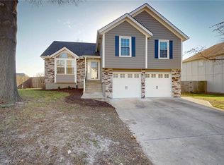 1103 S Huntington Dr, Greenwood, MO 64034