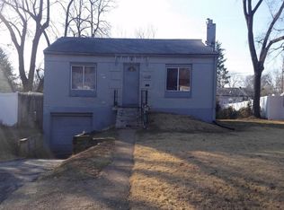1261 Laughren Dr, Saint Louis, MO 63130