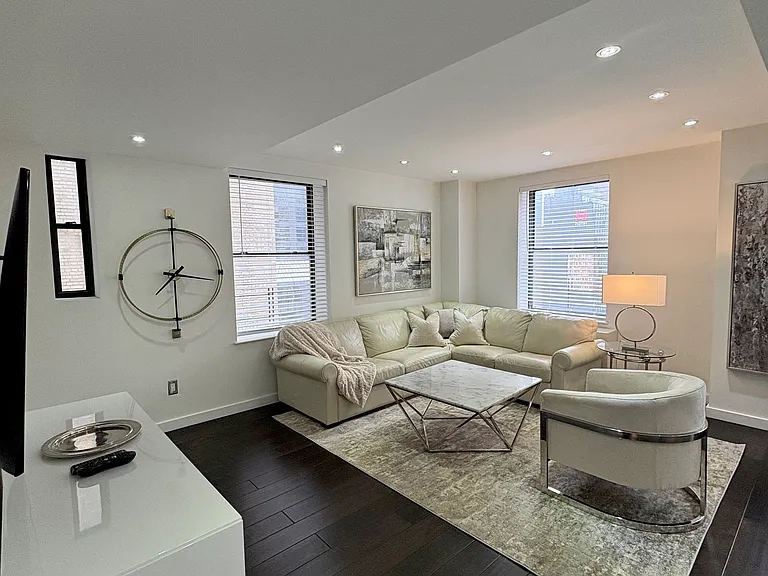 150 W 51st St #151516 — Photo 3
